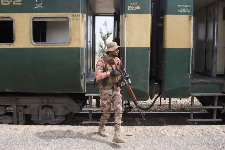 Sequestro em trem no Paquistão: Exército diz que 33 separatistas e 21 reféns morreram