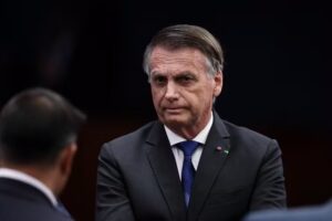 Bolsonaro financiou operação contra a soberania nacional e que teve efeitos concretos contra o país, dizem investigadores