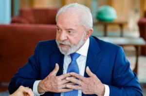 Lula sanciona lei que combate ‘adultização’ de crianças na internet e cria regras para empresas de redes sociais