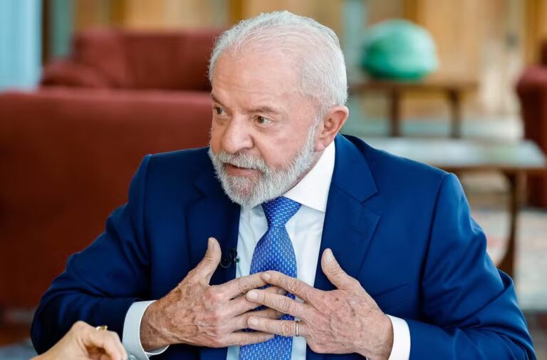Lula sanciona lei que combate ‘adultização’ de crianças na internet e cria regras para empresas de redes sociais