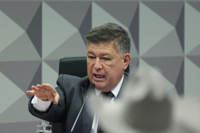 CPMI do INSS aprova prisão preventiva de 21 suspeitos em fraudes