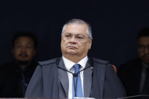 Dino: Moraes paga “preços injustos” por ser relator da trama golpista