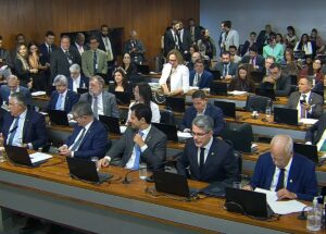 CJ do Senado enterra PEC da Blindagem por unanimidade