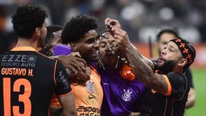 Hugo pega dois pênaltis, Corinthians elimina Cruzeiro e vai para a final da Copa do Brasil