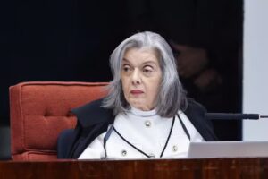Cármen Lúcia alerta para desinformação e IA como desafios às eleições de 2026