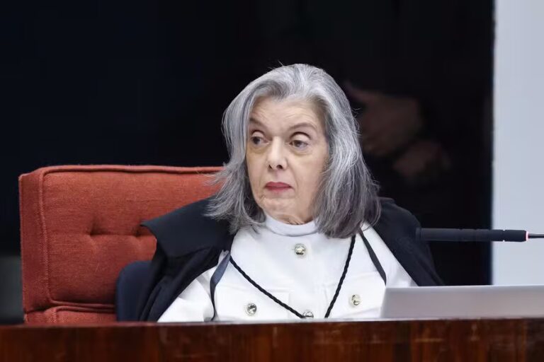 Cármen Lúcia alerta para desinformação e IA como desafios às eleições de 2026