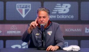 Julio Casares renuncia à presidência do São Paulo em dia de operação no Morumbis e após processo de impeachment